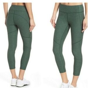Outdoor Voices Hunter‎ Green 3/4 Length Warm-Up Leggings S Athletic Contoured